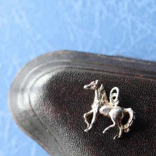 ヴィンテージシルバーチャーム　馬