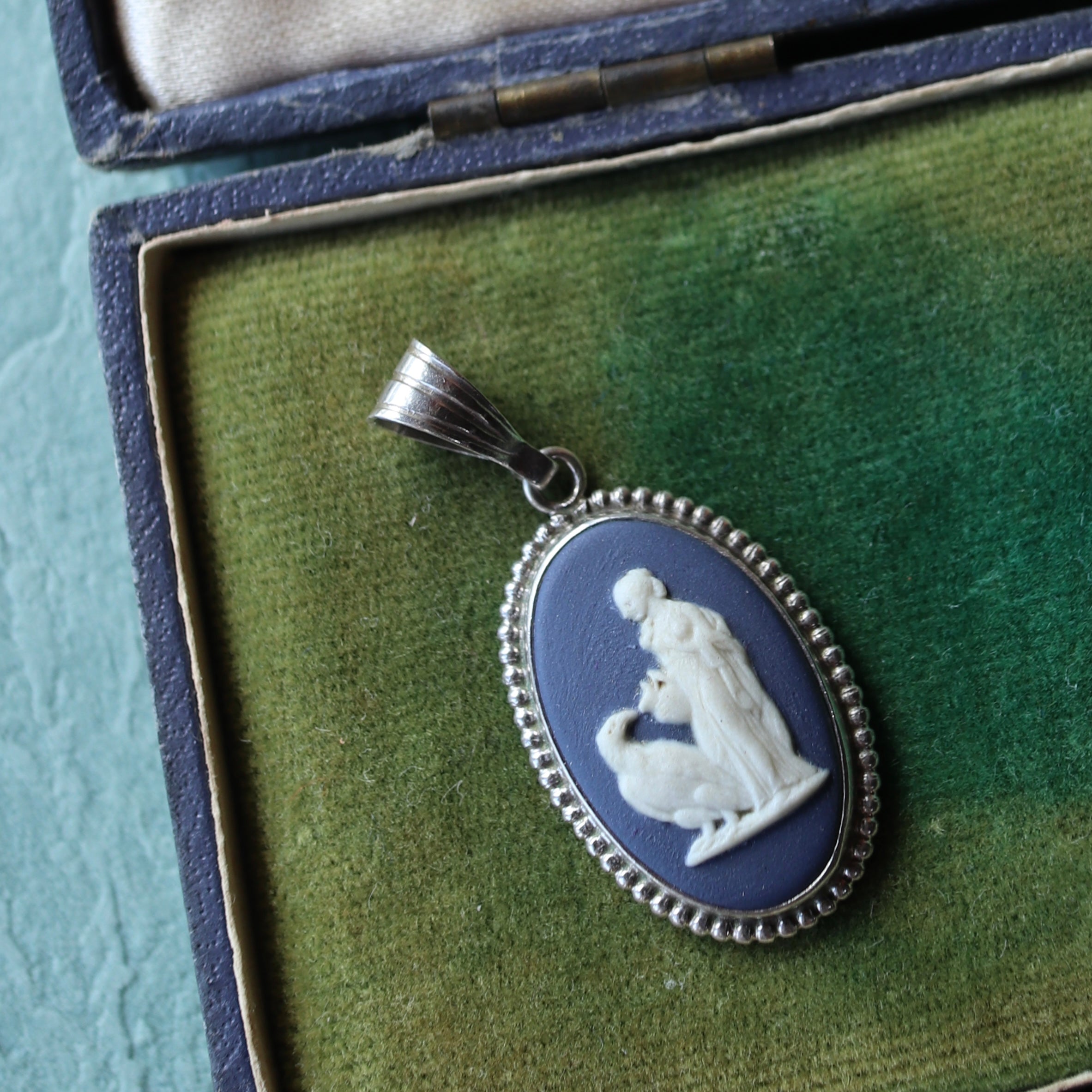 ANTIQUE CHARM アンティークヨーロッパ製 金メッキチャームネックレス K10 イエローゴールド】マリア＆クロスネックレス。アンティーク