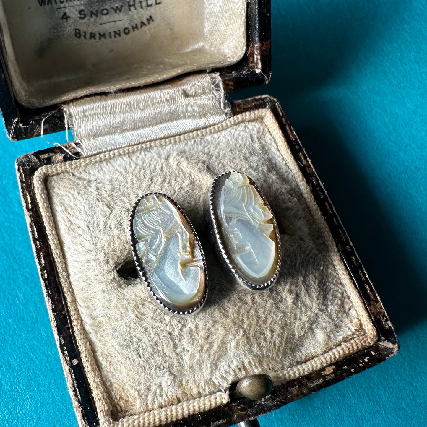 マザーオブパール カメオ スタッドピアス