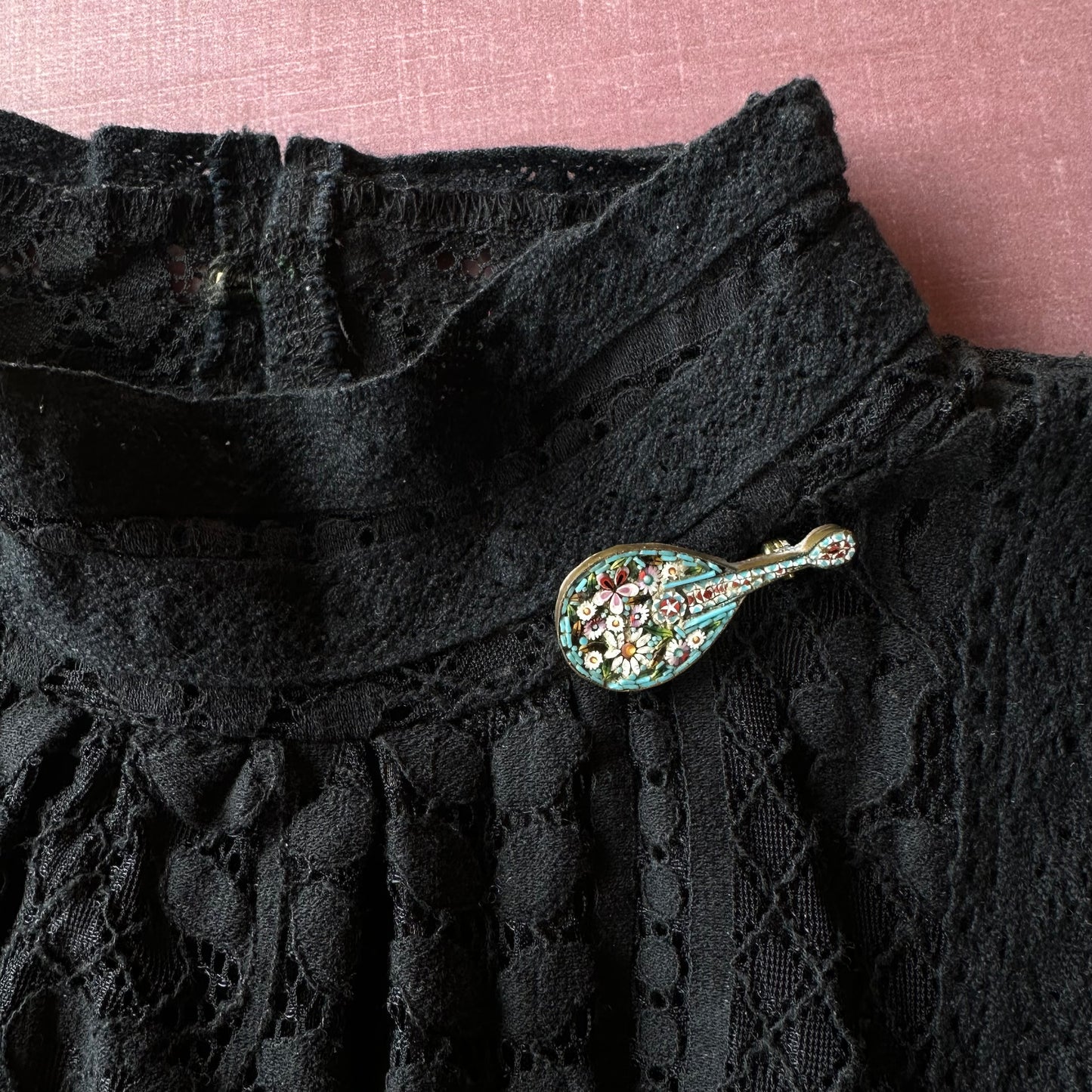 マイクロモザイク マンドリン アンティークブローチ