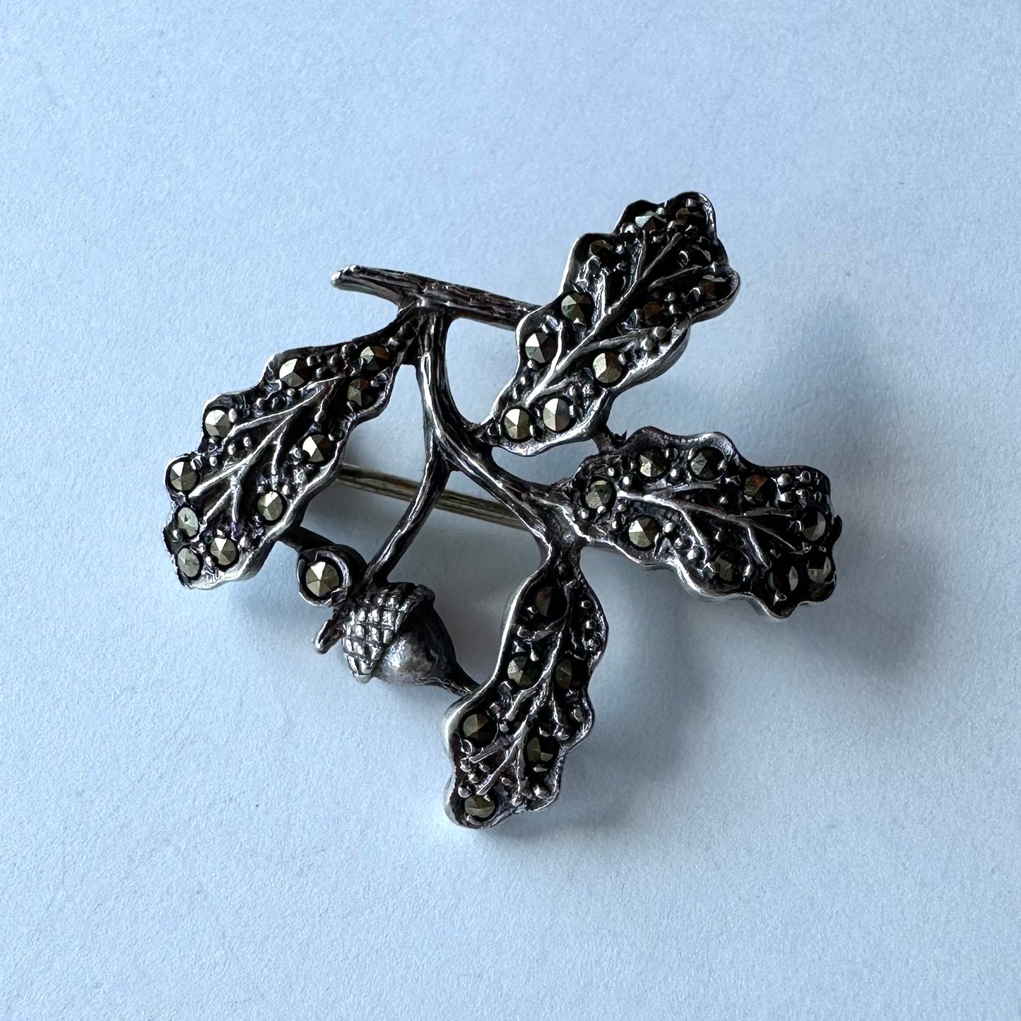 シルバー＆マーカサイト どんぐり ブローチ