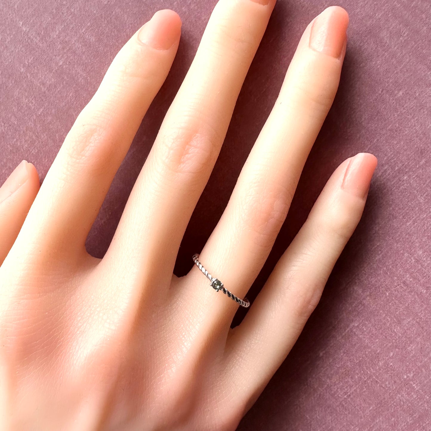 シルバー ツイストロープ＆ペリドットカラーグラス ヴィンテージリング 14.5号