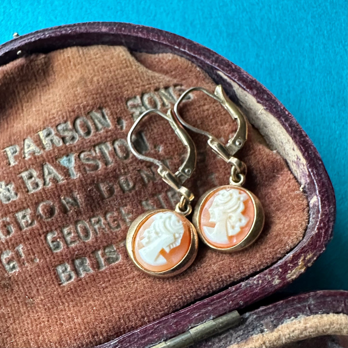 ロールドゴールド シェルカメオ レバーフック ピアス