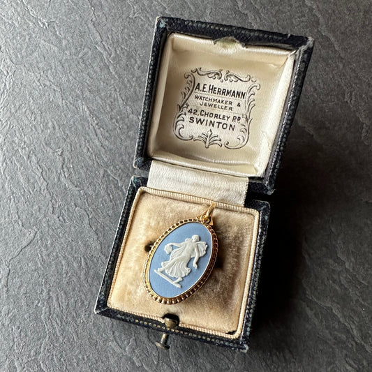 ウェッジウッド オーバルペンダントトップ ブルー