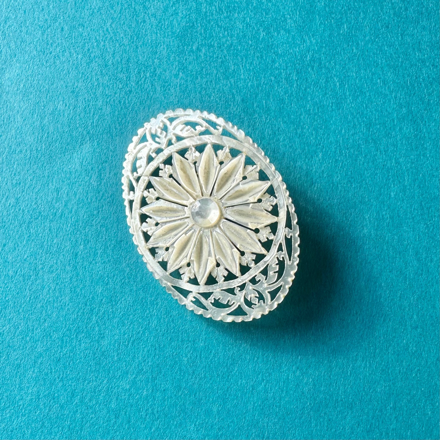 ベツレヘムパール オーバル ブローチ