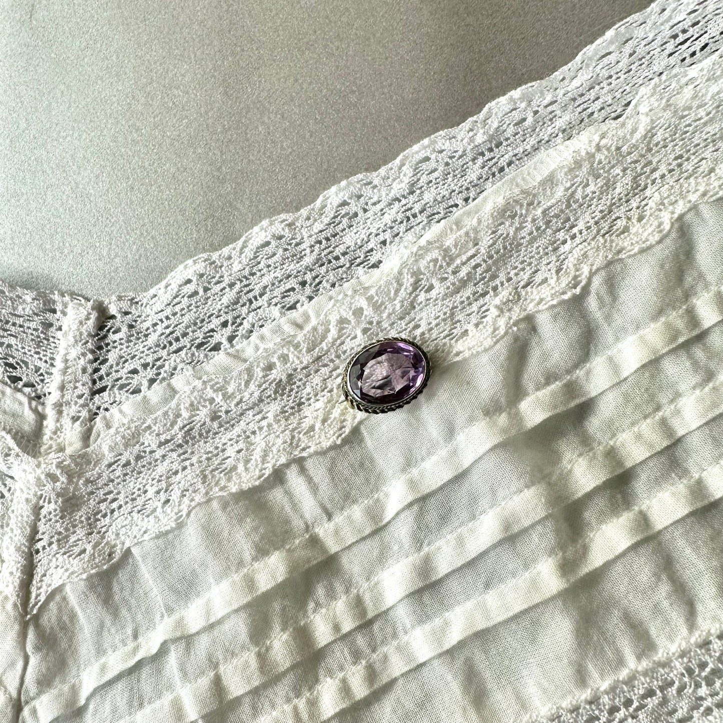 ライラックカラーグラス ミニブローチ