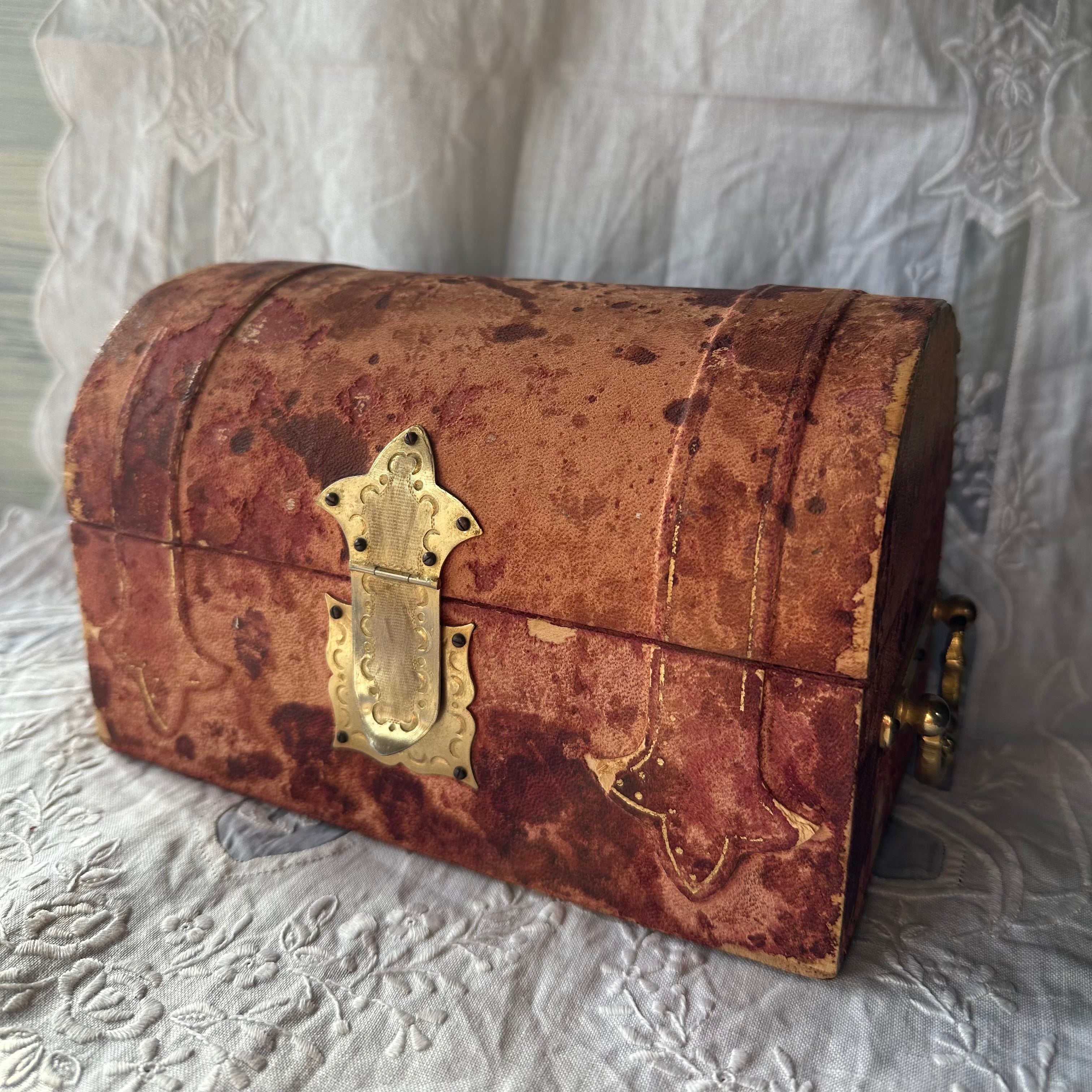 アンティークジュエリーボックス LL – Amelie Antique