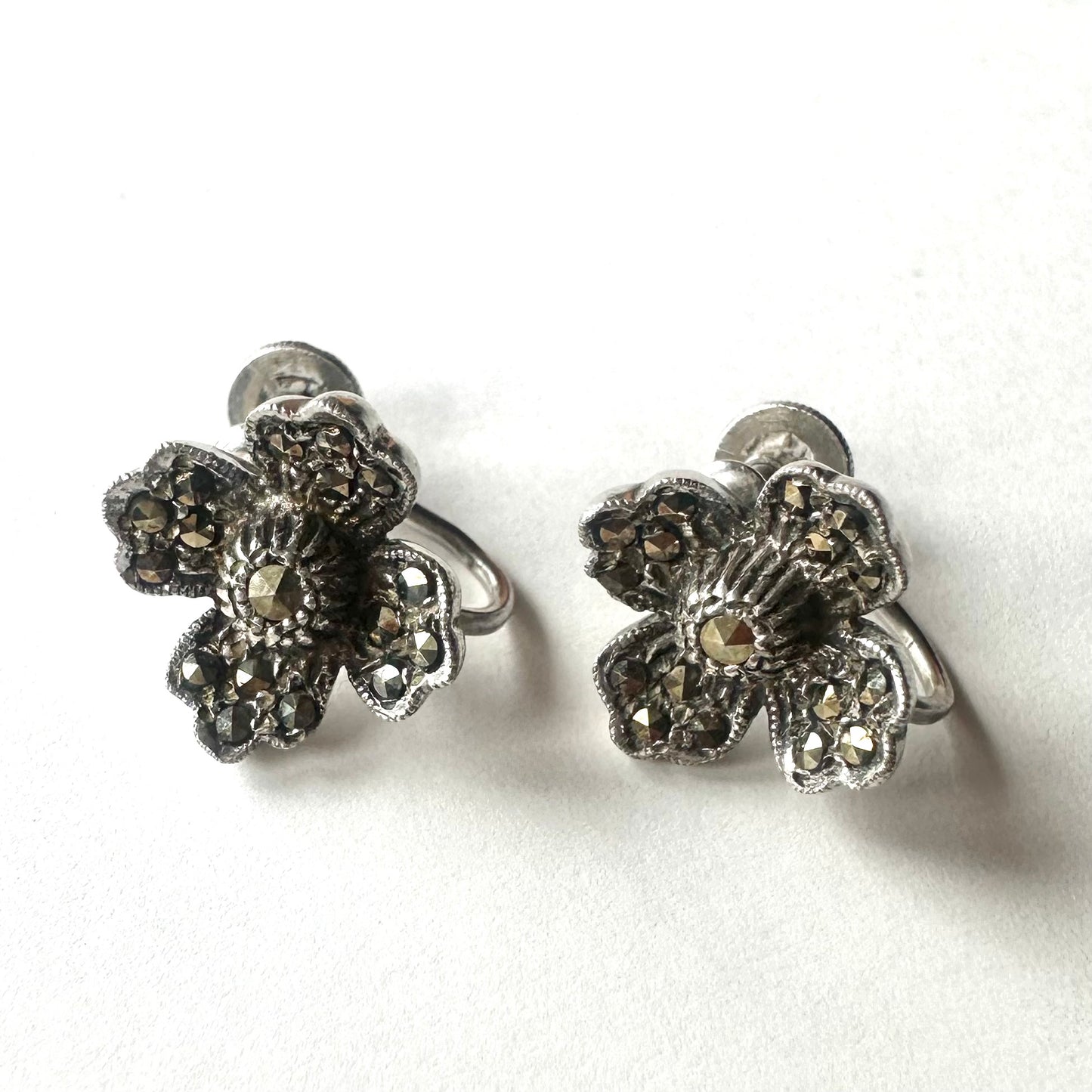 シルバー＆マーカサイト フラワーモチーフイヤリング