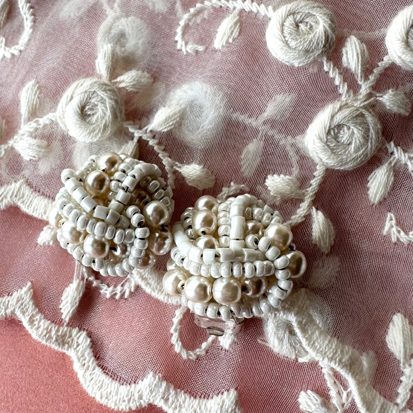 ブレイデッド ホワイトビーズ ヴィンテージイヤリング