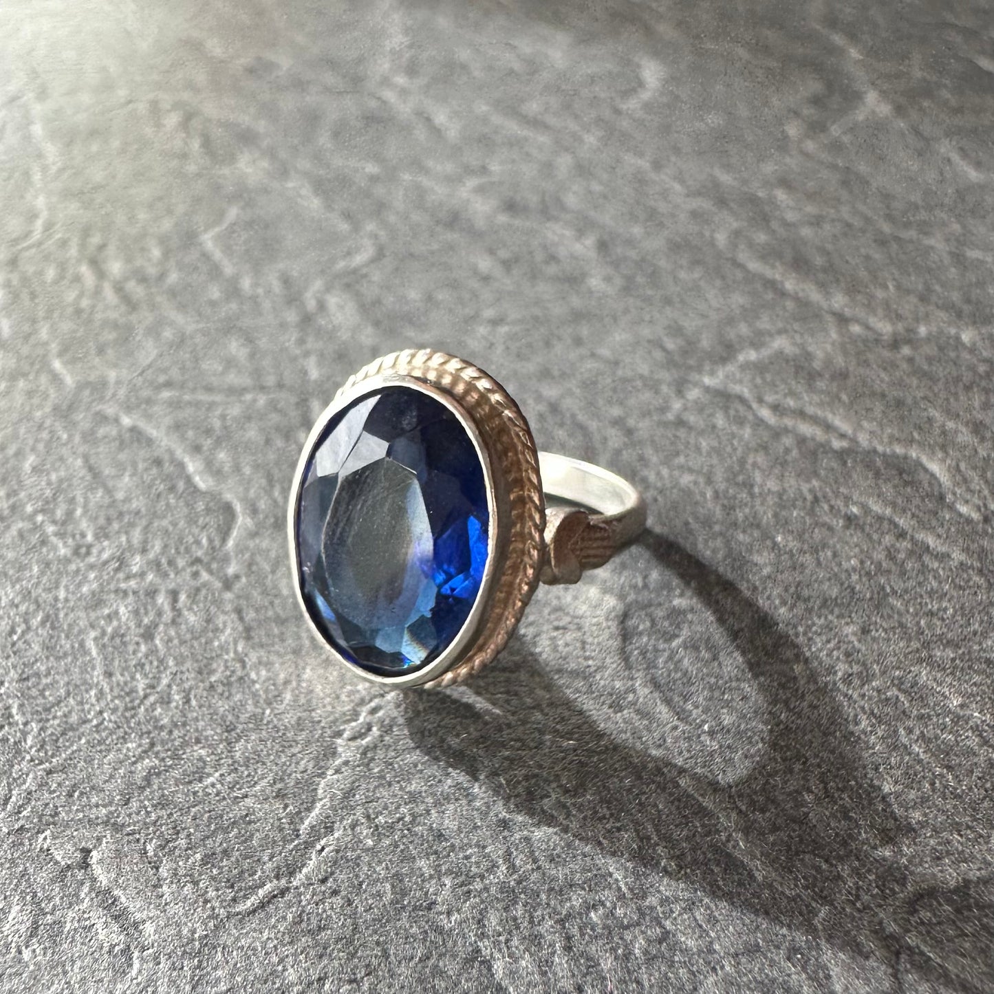 ロイヤルブルーカラーグラス ヴィンテージシルバーリング 8.5号