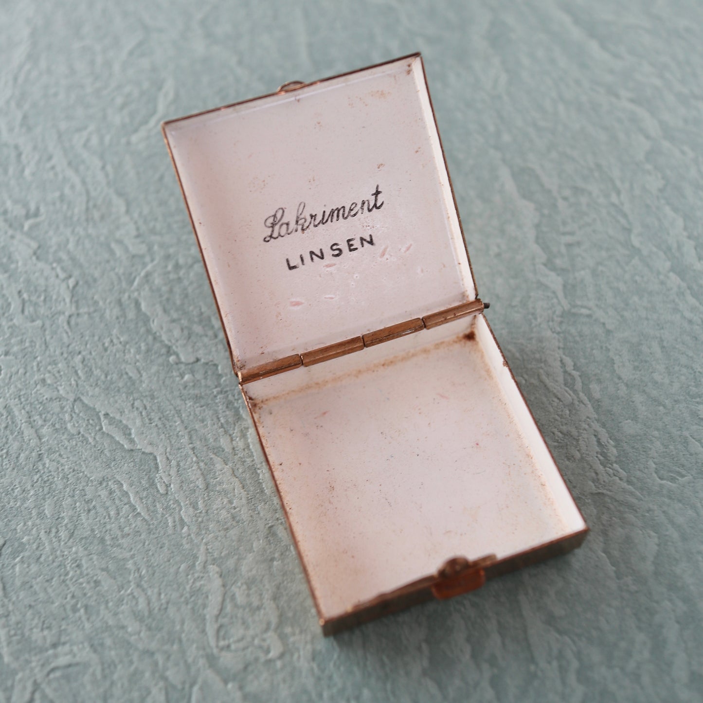 Lakriment Linsen ピルケース