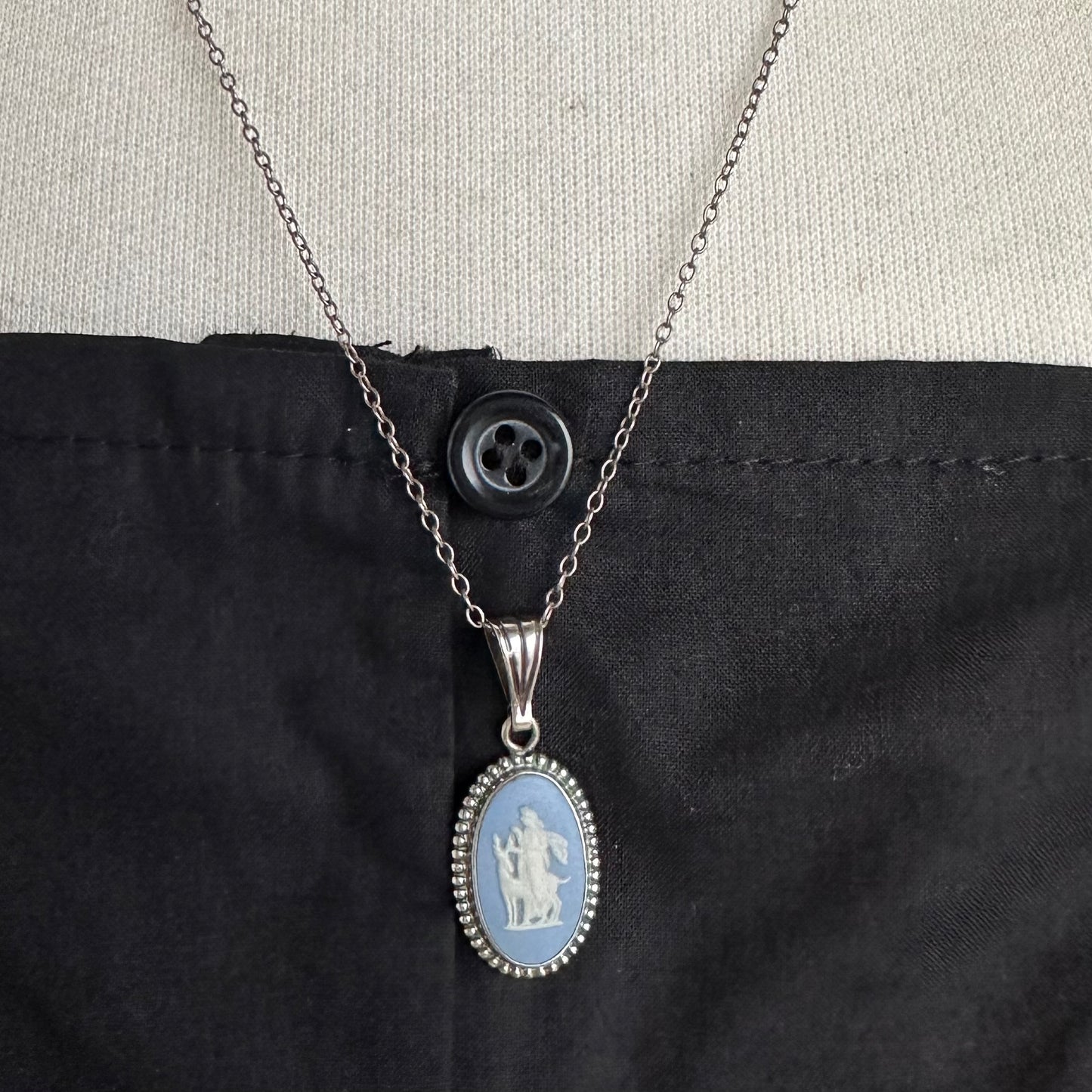 ウェッジウッド オーバルネックレス ブルー