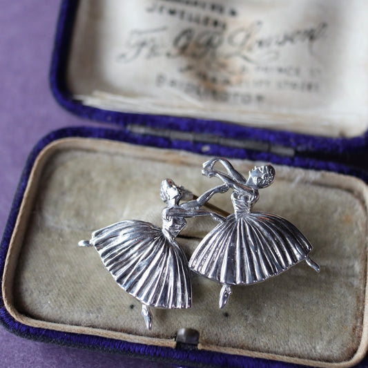 2人のバレリーナ ブローチ 1948年 バーミンガム