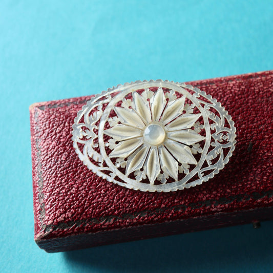 ベツレヘムパール オーバル ブローチ