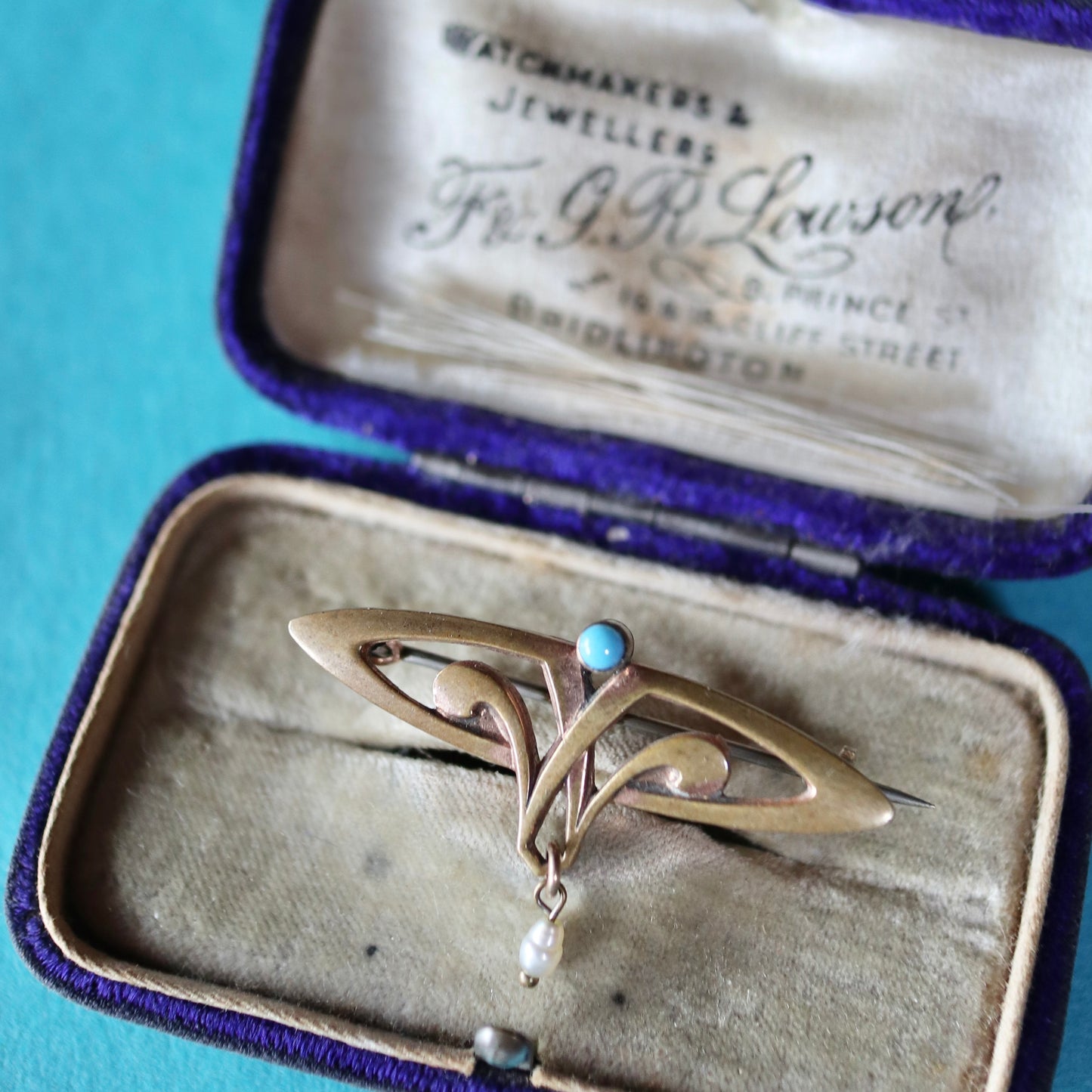 アールヌーヴォー ドロップ ブローチ