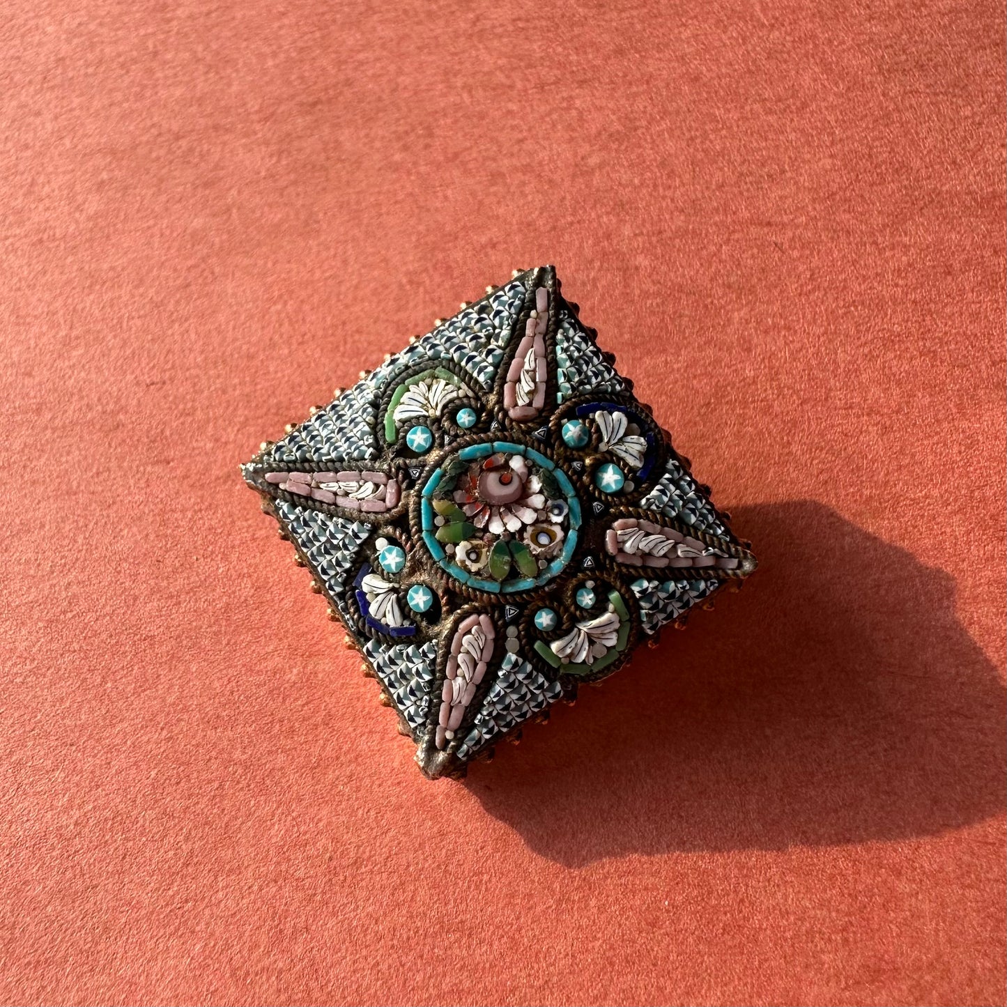 マイクロモザイク スクエア アンティークブローチ