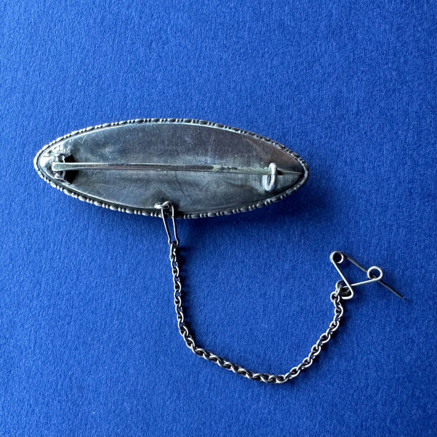 バタフライウィング アイシェイプブローチ ②