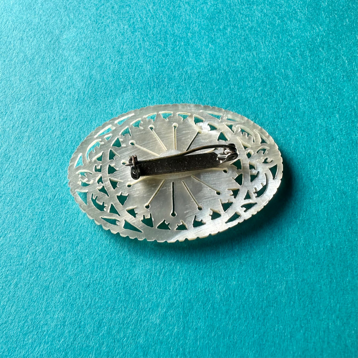 ベツレヘムパール オーバル ブローチ