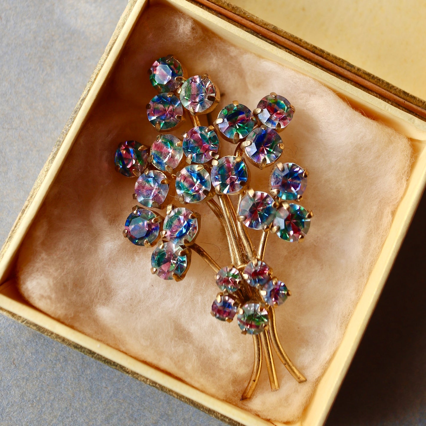 アイリスグラス フラワーブーケブローチ