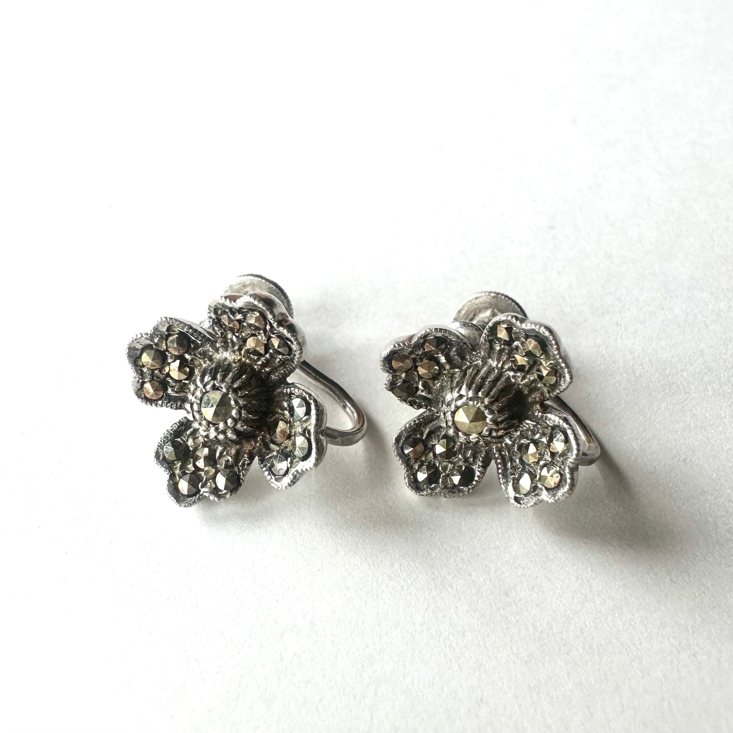 シルバー＆マーカサイト フラワーモチーフイヤリング