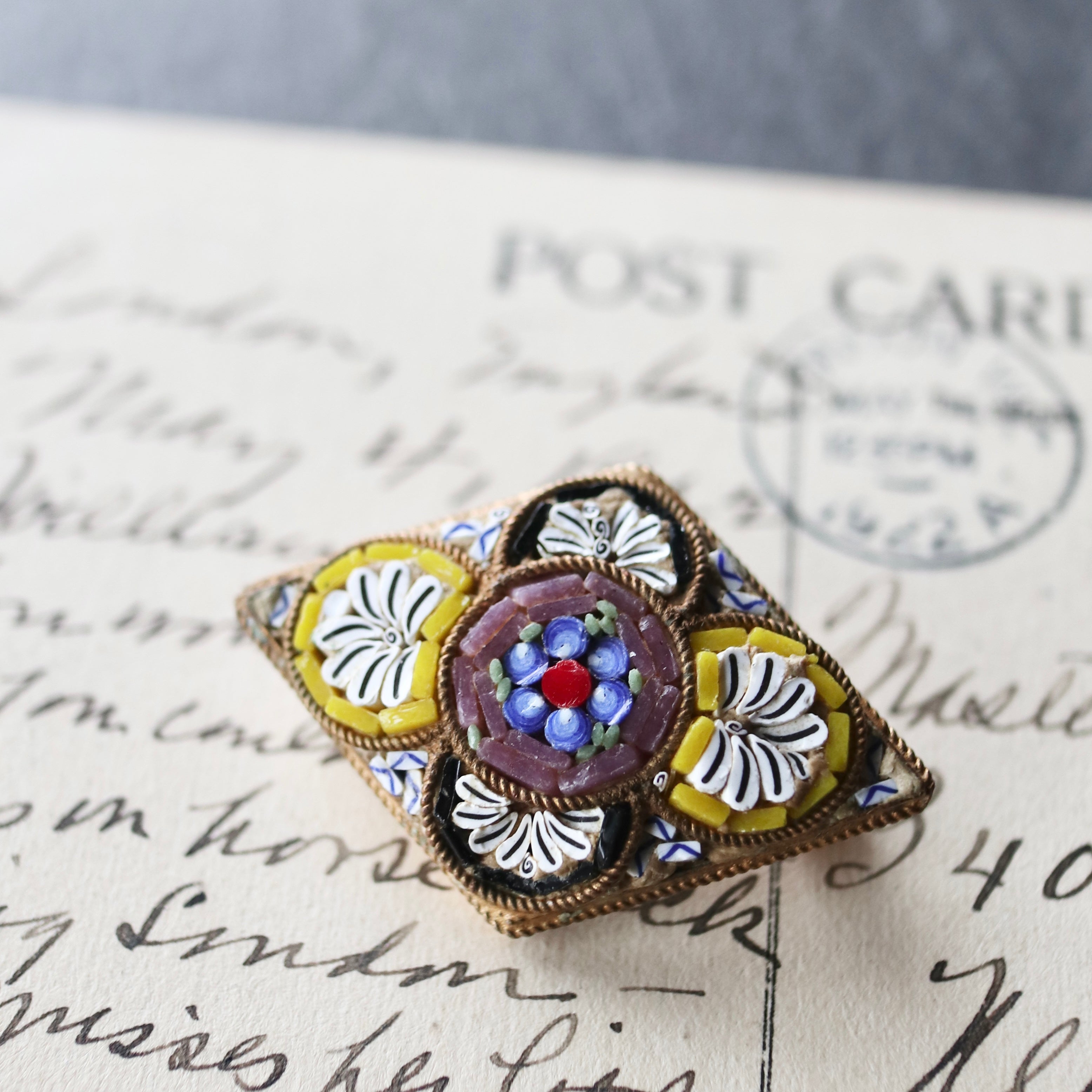 マイクロモザイク ブローチ イギリスアンティーク 英国 マイクロモザイク アンティークブローチ – Amelie Antique