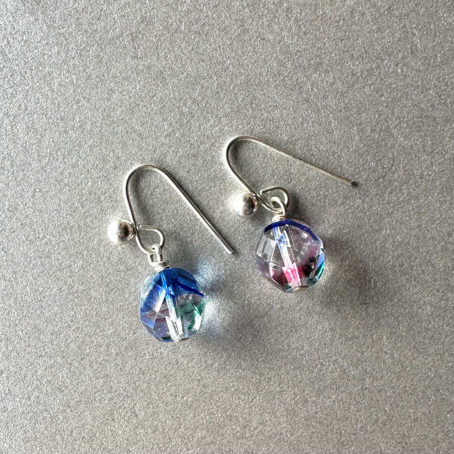 アイリスグラス ミニピアス