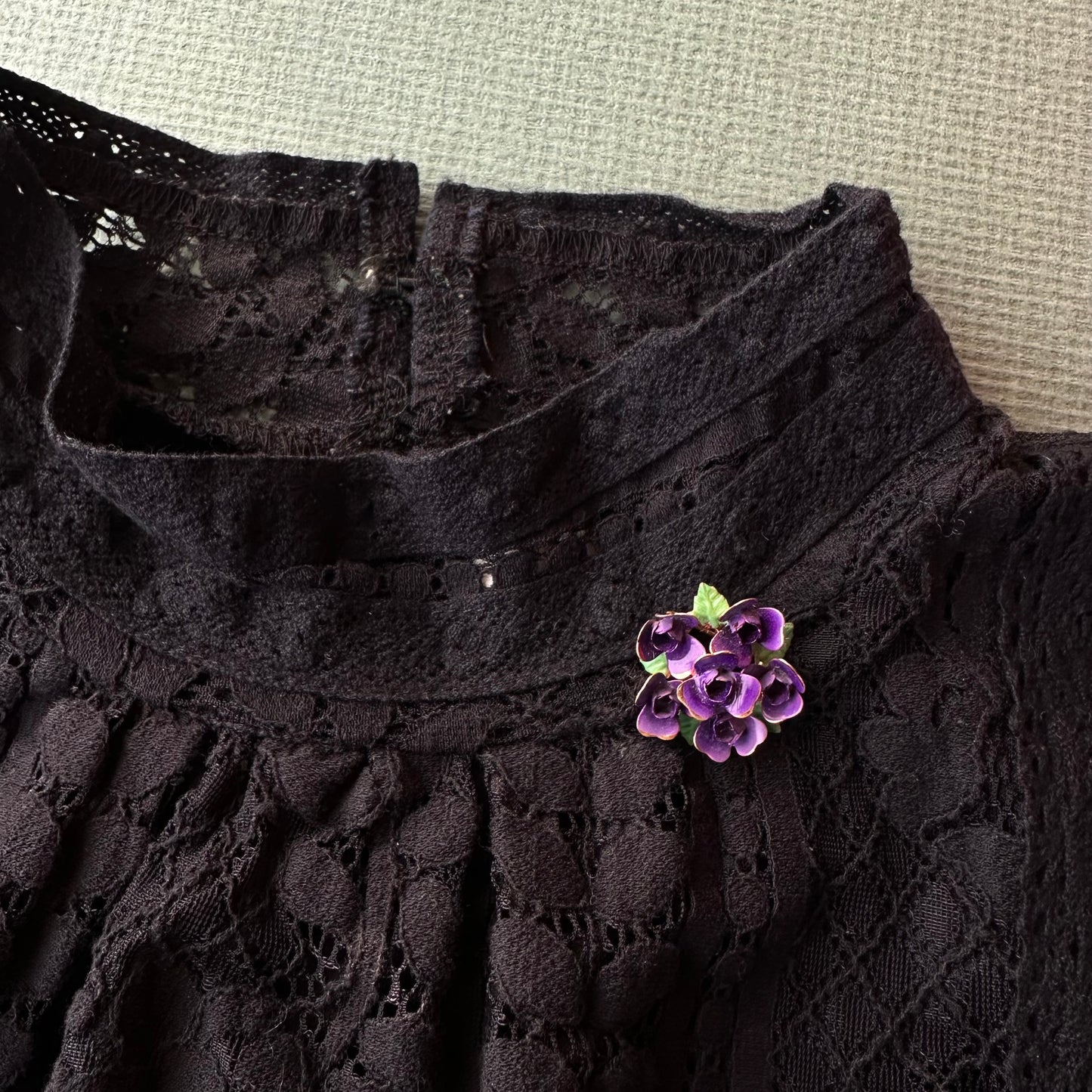 ヴィンテージ スミレ ブローチ
