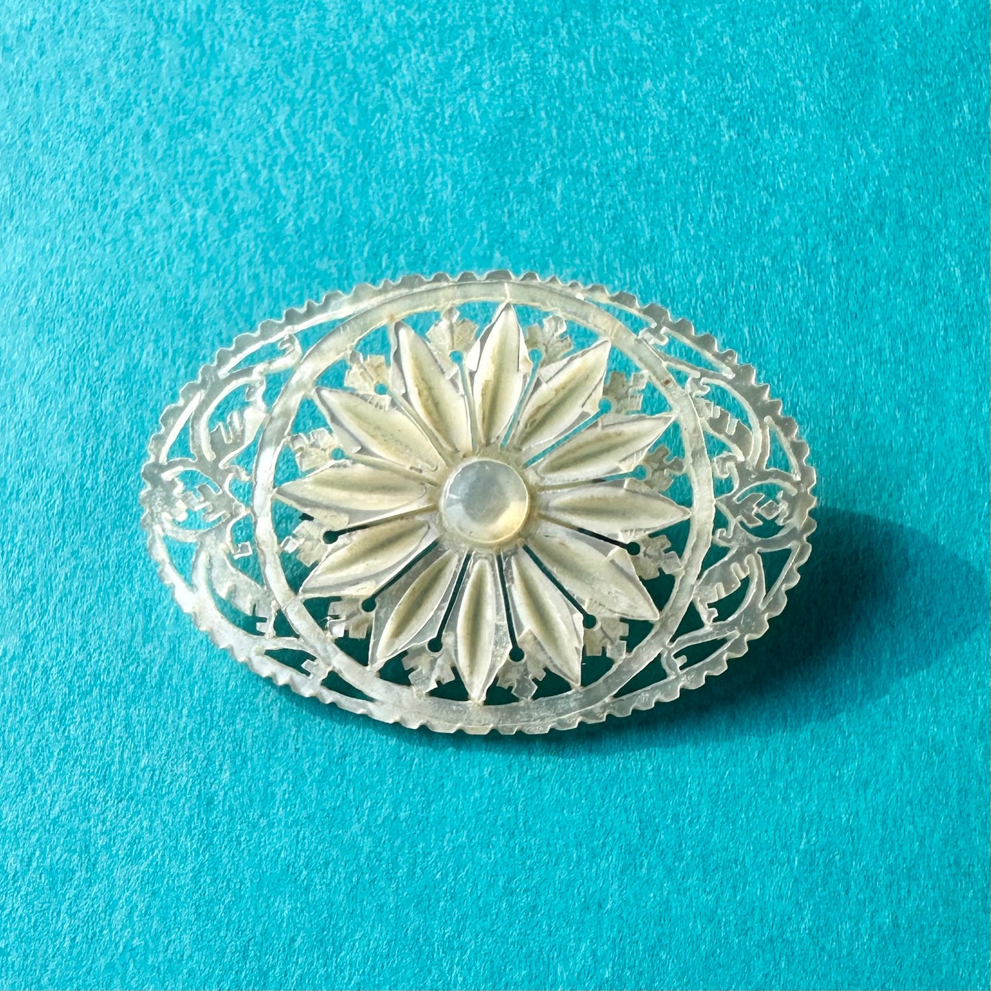 ベツレヘムパール オーバル ブローチ