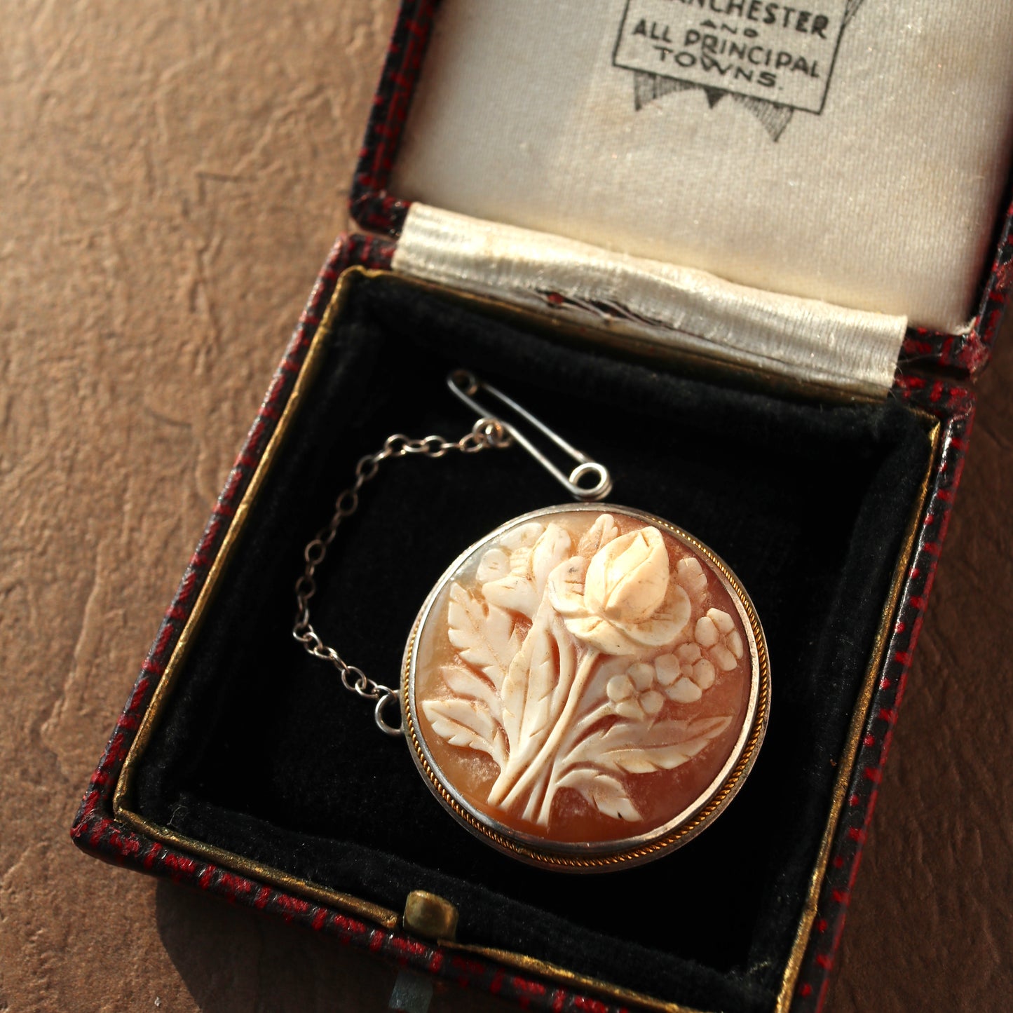 シェルカメオ ラウンド フラワーモチーフブローチ＆ペンダントトップ