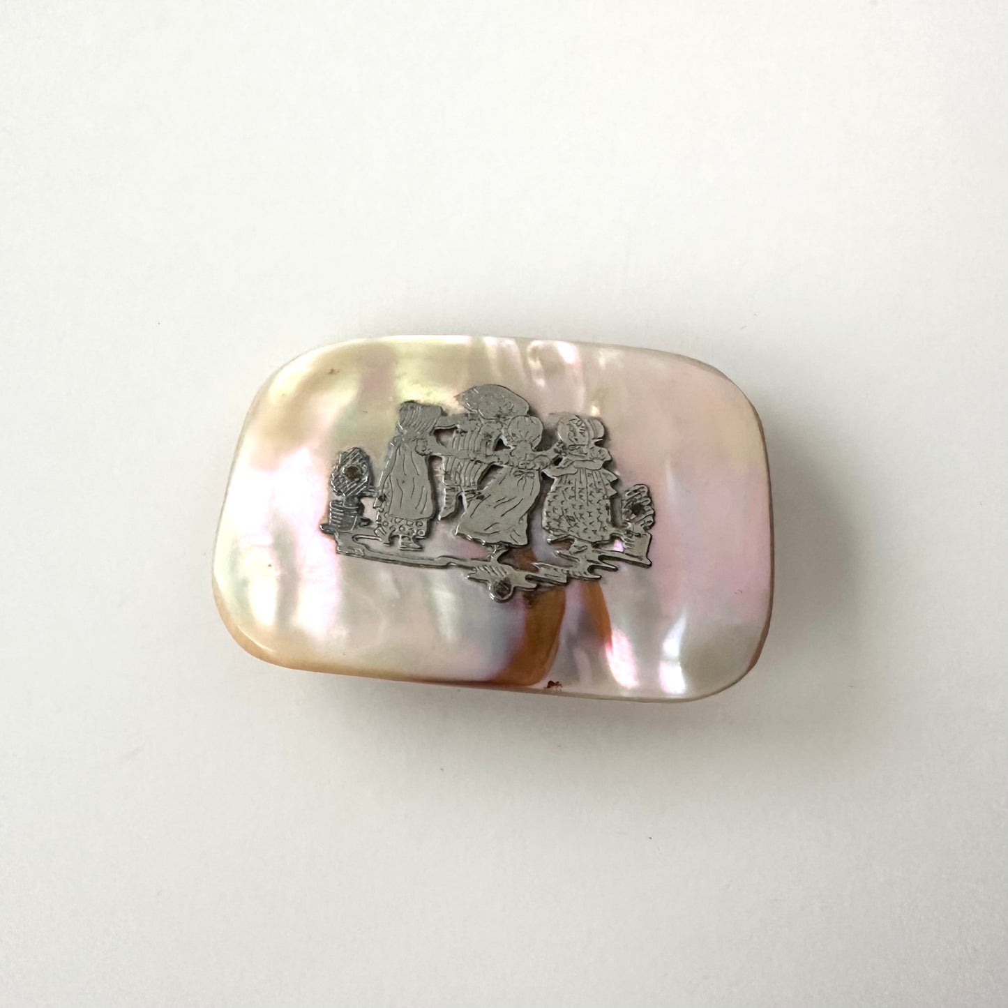 アンティーク マザーオブパール チルドレンモチーフ ブローチ