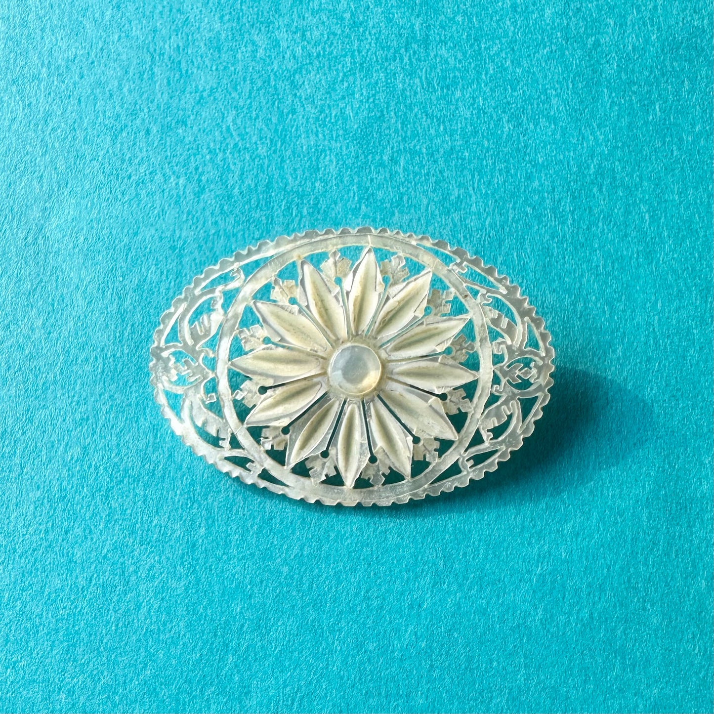 ベツレヘムパール オーバル ブローチ