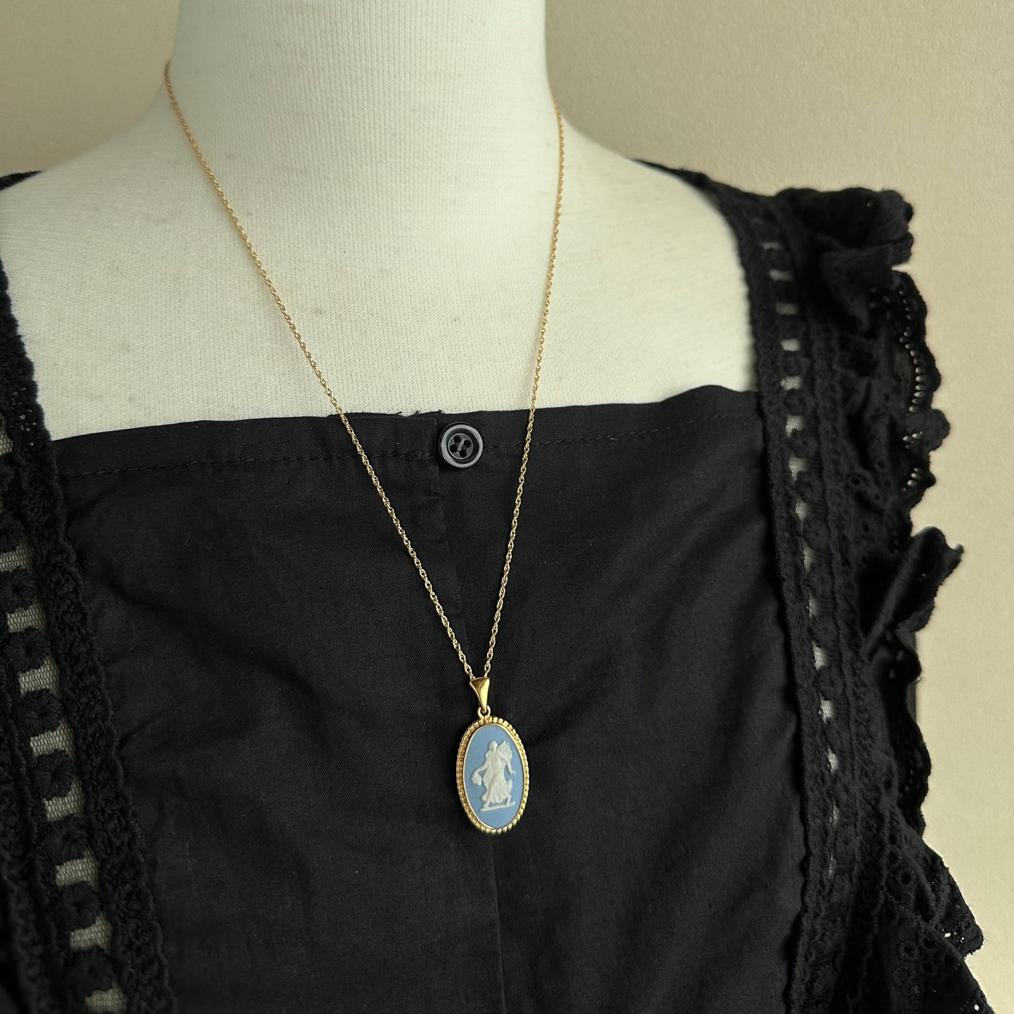 ウェッジウッド オーバルペンダントトップ ブルー