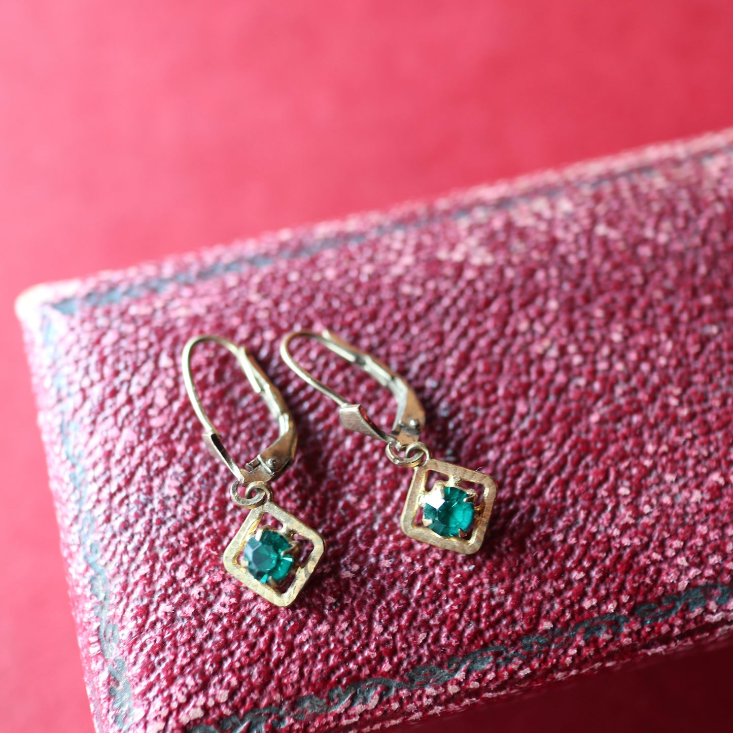 ドイツヴィンテージ グリーンカラーグラス ピアス