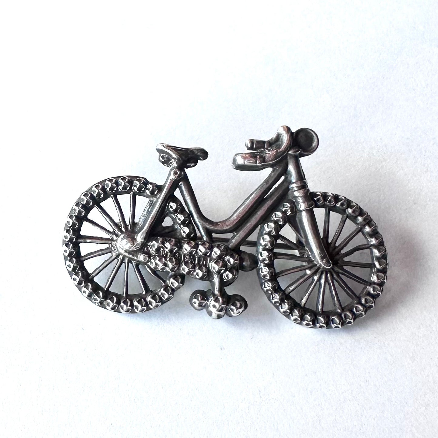 自転車 アンティークブローチ