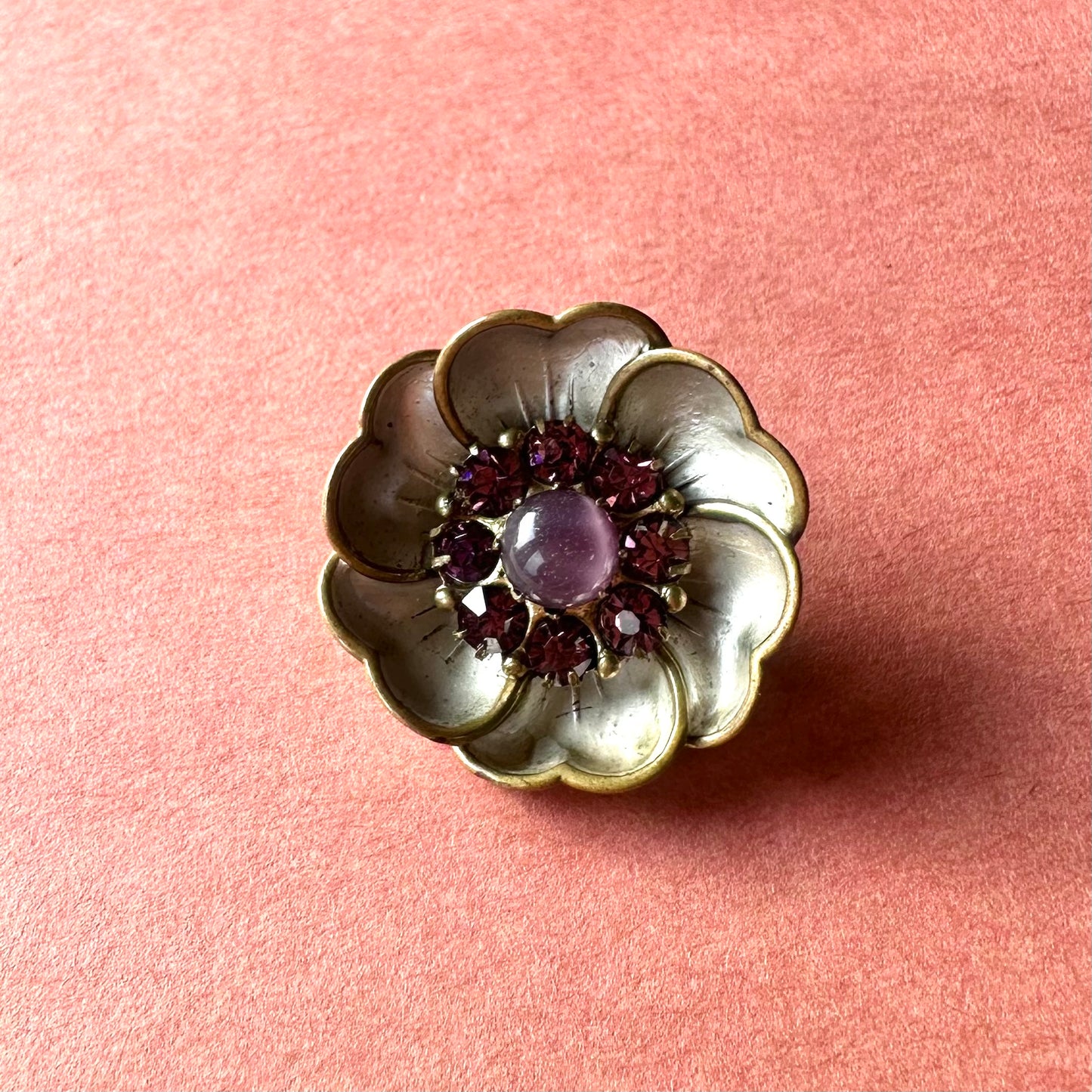 バターカップ パープルブローチ