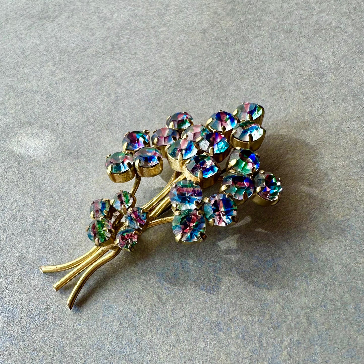 アイリスグラス フラワーブーケブローチ