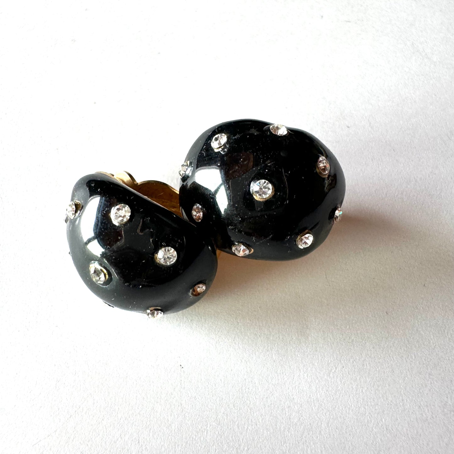 ブラックエナメル＆クリアグラス クリップオンイヤリング