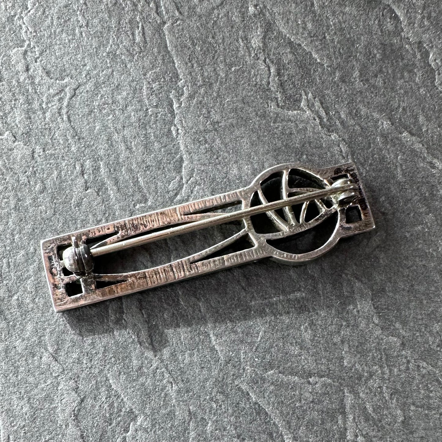 マッキントッシュスタイル ローズモチーフ ブローチ