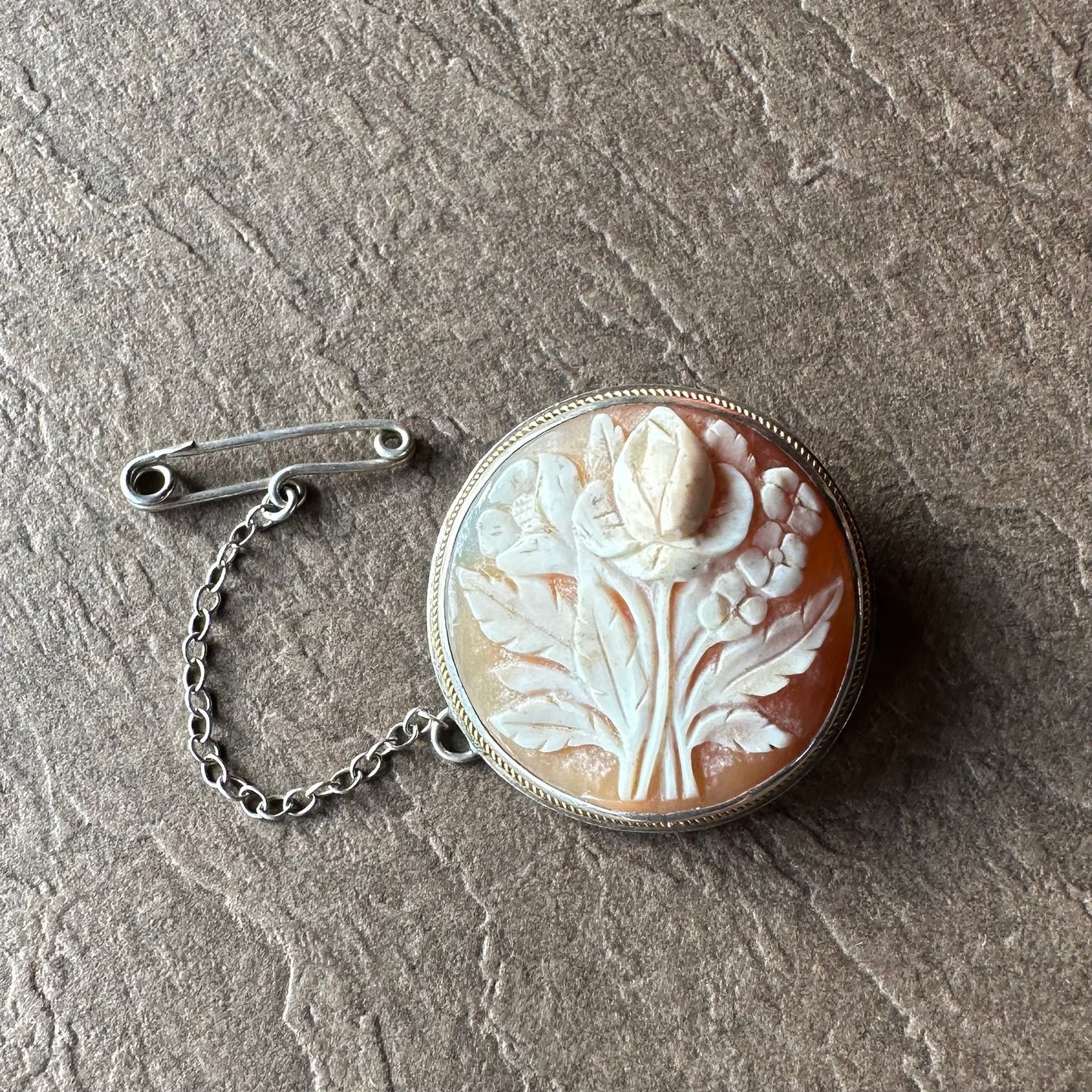 シェルカメオ ラウンド フラワーモチーフブローチ＆ペンダントトップ