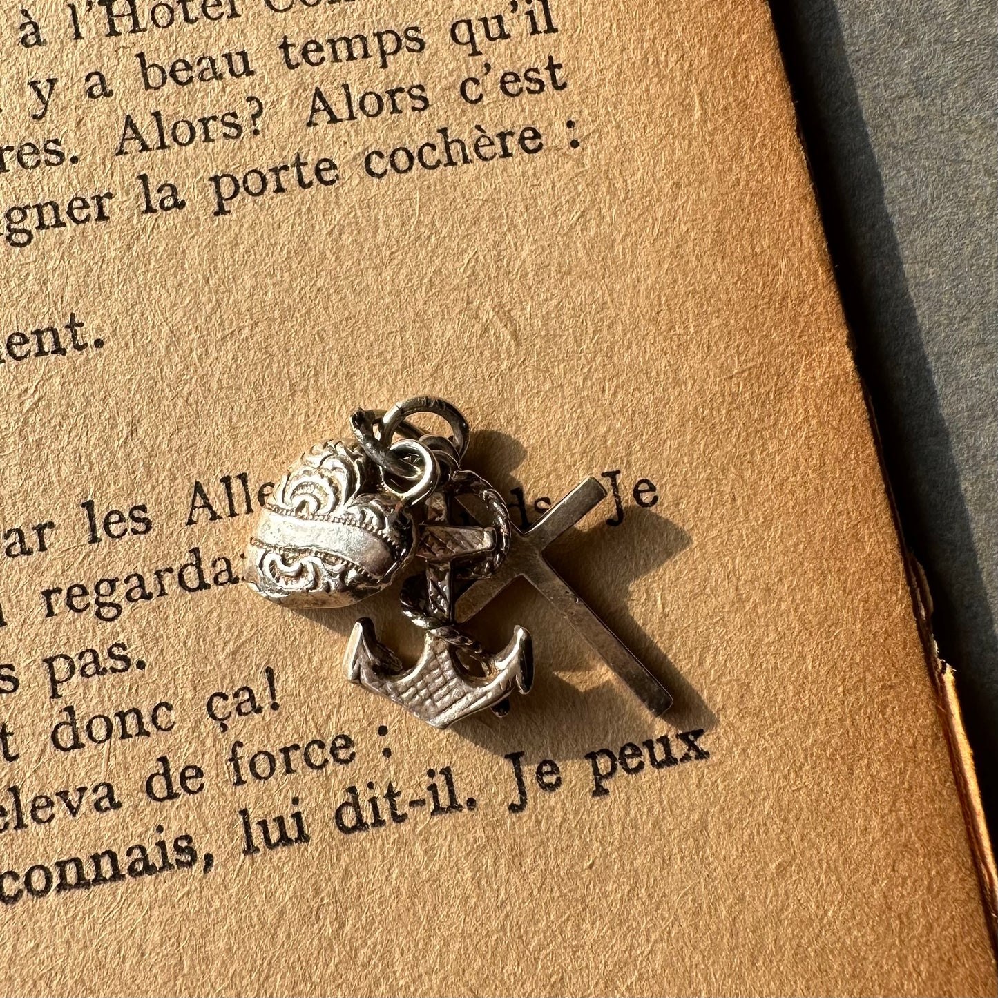 ハート＆クロス＆アンカー ヴィンテージシルバーチャーム