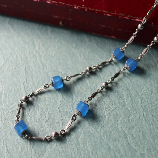 ビーディッドチェーン＆ブルーダイスグラス ネックレス