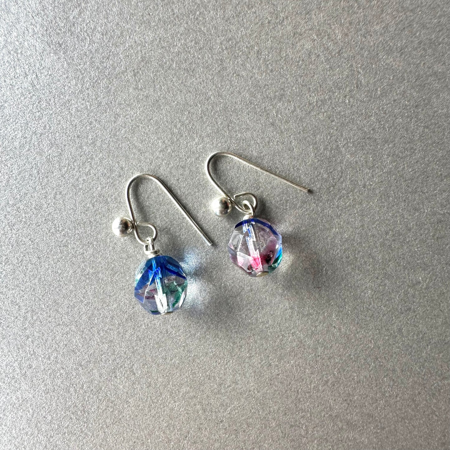 アイリスグラス ミニピアス