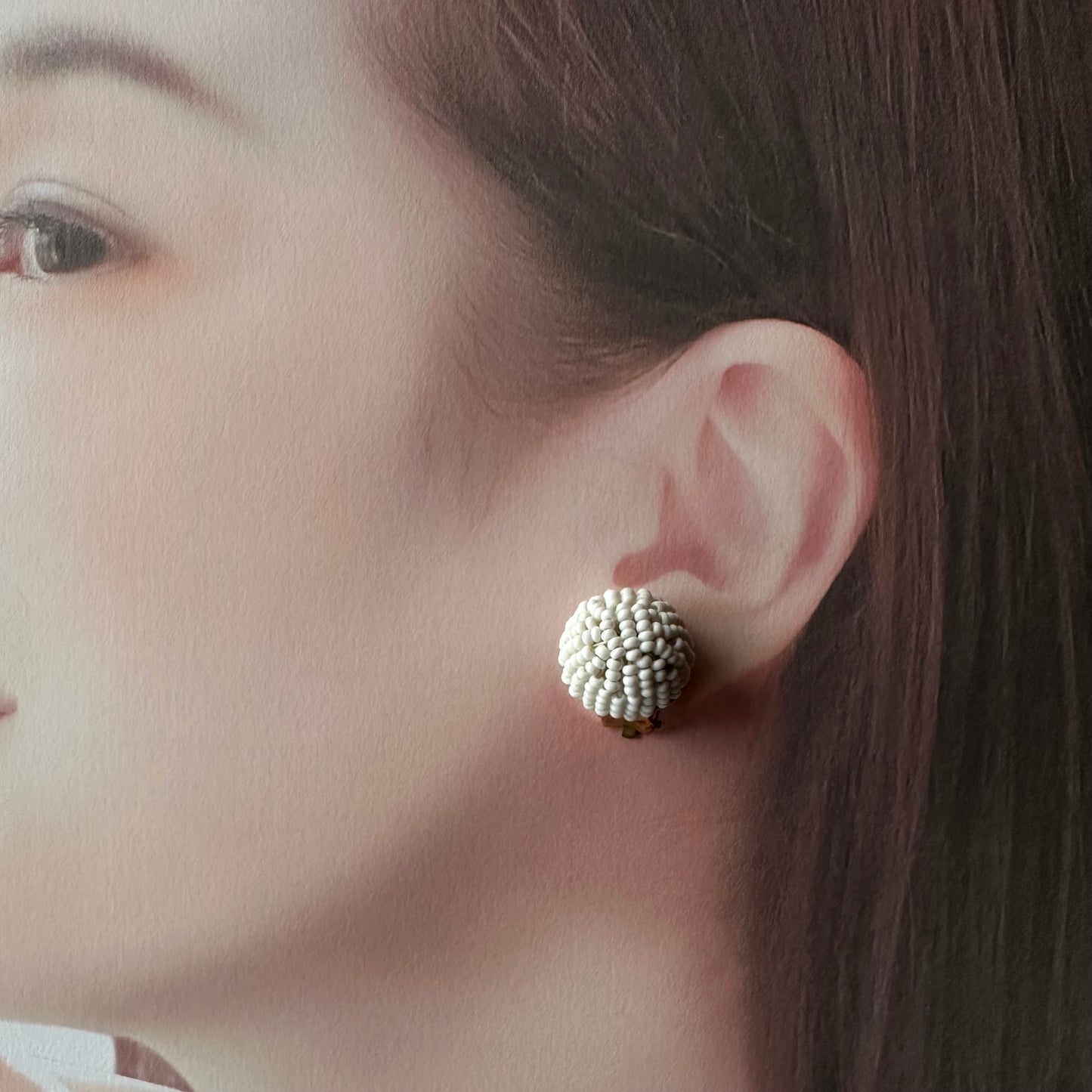 ヴィンテージビーズ ドーム ホワイトイヤリング
