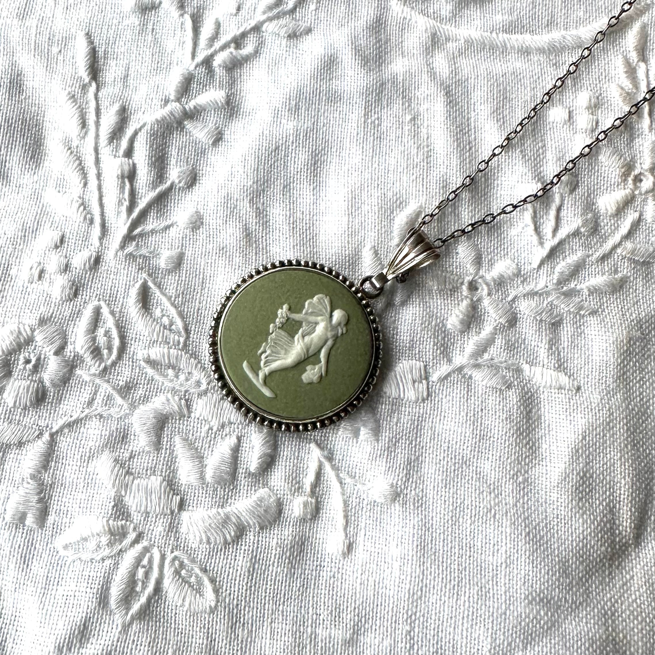 ウェッジウッド ラウンドネックレス グリーン ロンドン 1972年