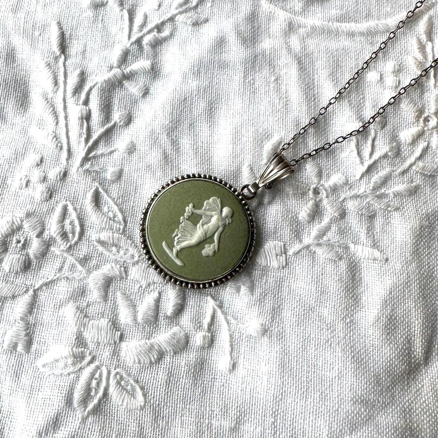 ウェッジウッド ラウンドネックレス グリーン ロンドン 1972年