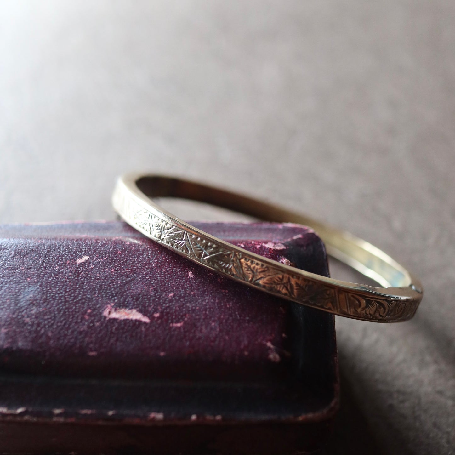 ロールドゴールド アンティーク バングル