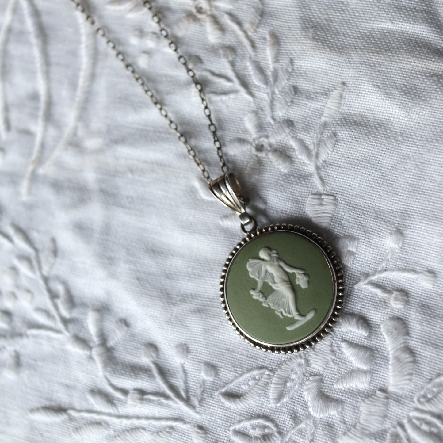 ウェッジウッド ラウンドネックレス グリーン ロンドン 1972年