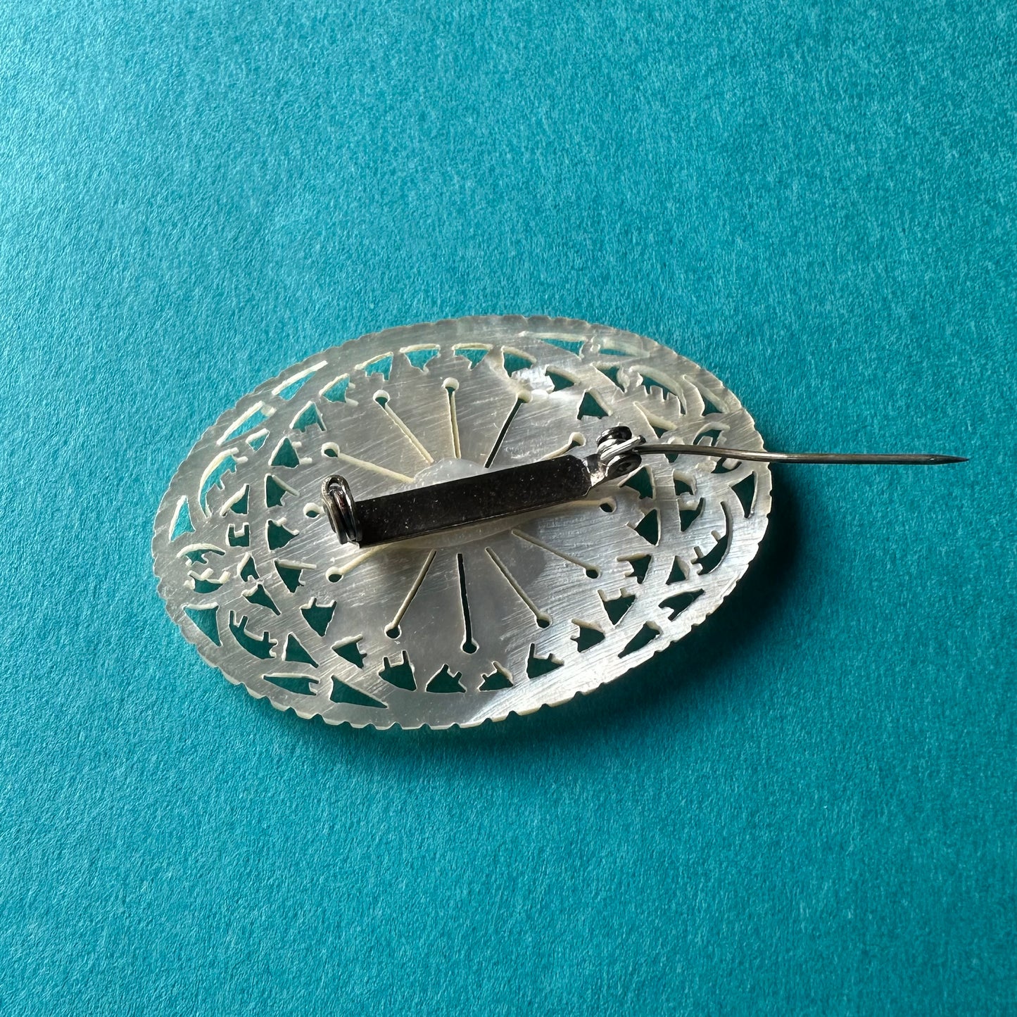 ベツレヘムパール オーバル ブローチ