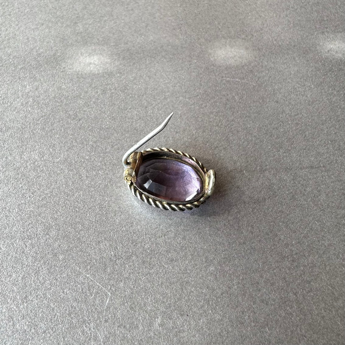 ライラックカラーグラス ミニブローチ