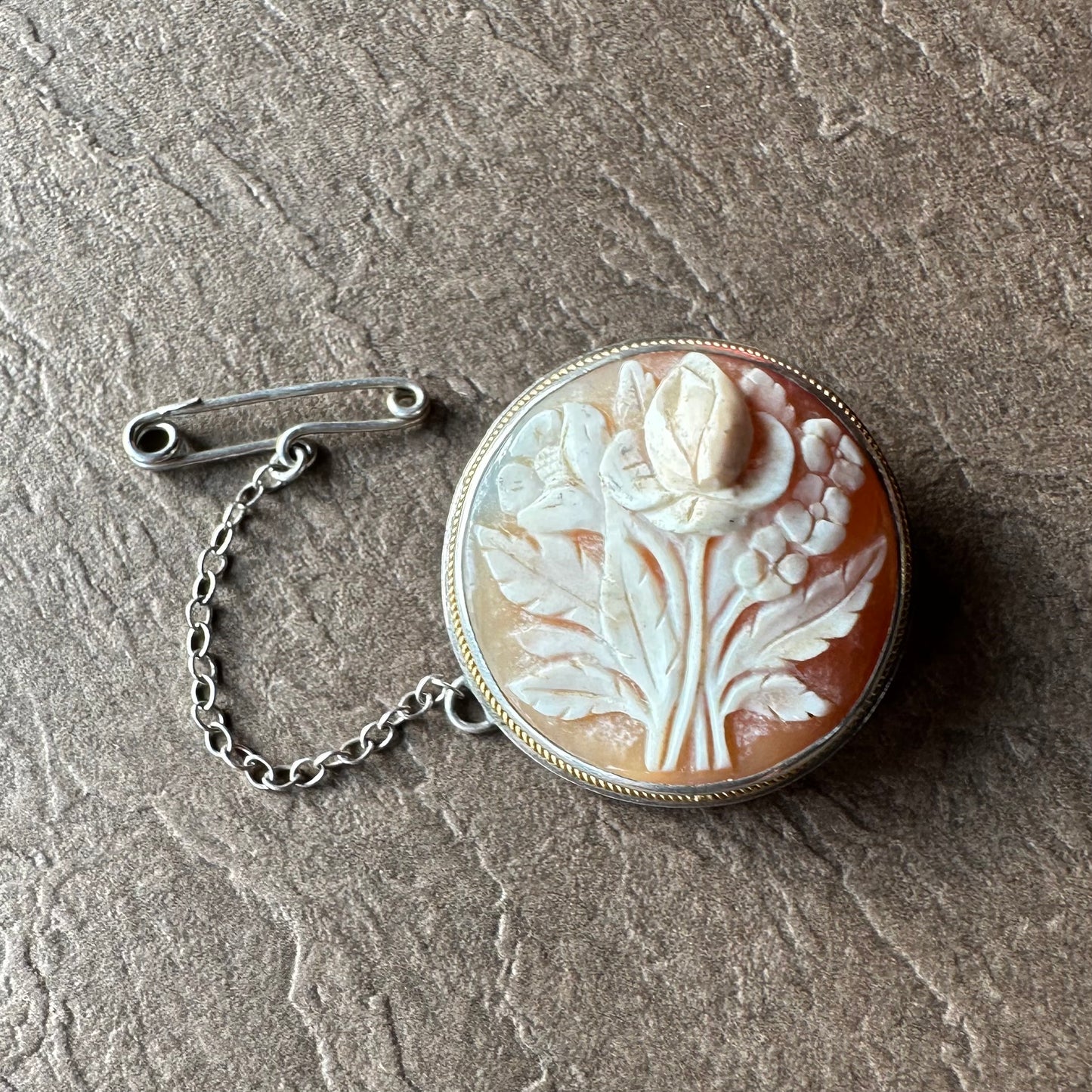 シェルカメオ ラウンド フラワーモチーフブローチ＆ペンダントトップ